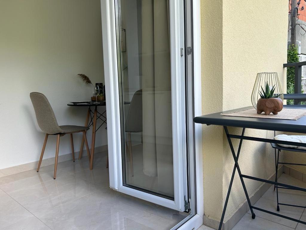Apartments Niko, Near Beach, Free Parking, Wi-Fi Tučepi المظهر الخارجي الصورة